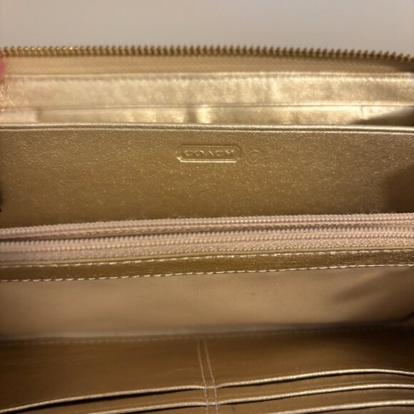 Coach Audrey Perforated C Gold Metallic Zip Around Accordion Wallet - Picture 8 of 8
